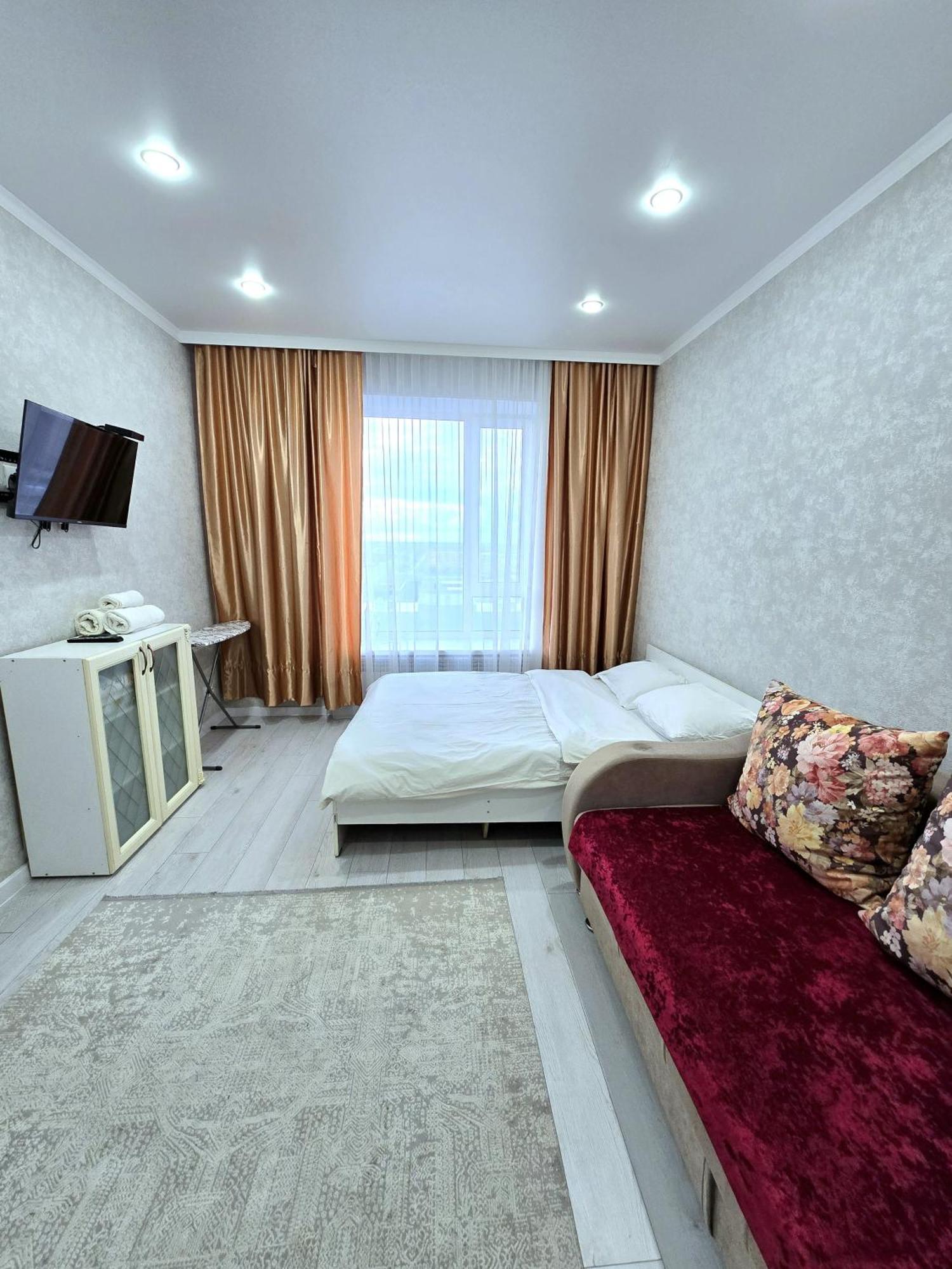 Аэропорт 10 Минут Жк Будапешт163 Apartamento Astana Exterior foto